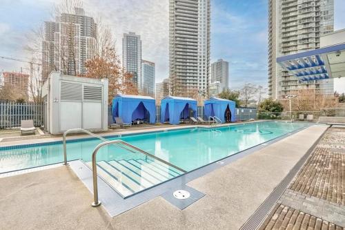 Gallery image of Luxury high rise condo in Surrey