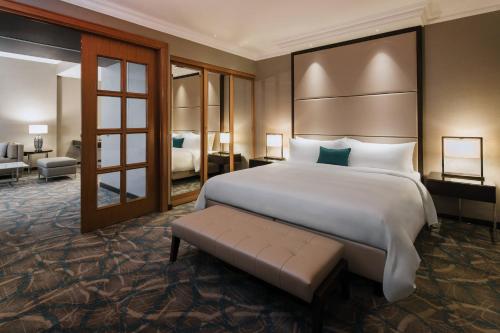 JW Marriott Bucharest Grand Hotel — Bedroom