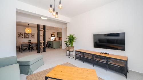 Villa Lara with pool&whirpool&pet friendly&100m from the sea- Rab by Villas Guide