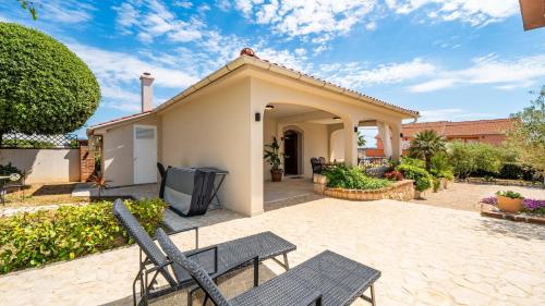 Villa Lara with pool&whirpool&pet friendly&100m from the sea- Rab by Villas Guide