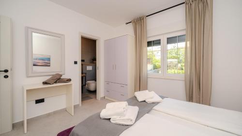 Villa Lara with pool&whirpool&pet friendly&100m from the sea- Rab by Villas Guide