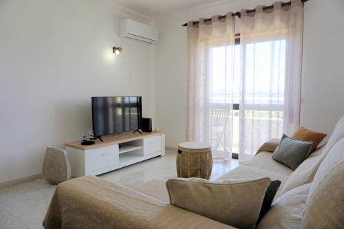 Sunny Apartment in Alvor - Balcony, Sunset, dishwasher, AC & Wi-Fi