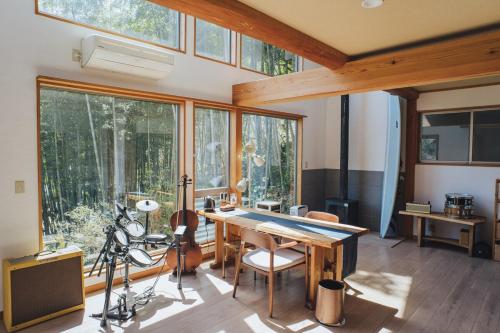 海 竹 楽器 温泉別荘A House 最大8名 城ヶ崎海岸 伊豆高原 大室山 2階から海を望める宿