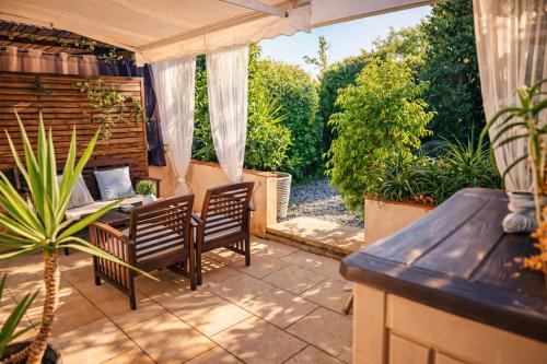 Studio 20m2- Rêve d'Azur- Plage de la Nartelle - Arrivée 17h-20h maximum - séjour au calme Caution 100E