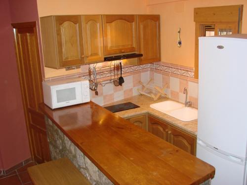 Dapur atau dapur kecil di Casa Rural La Guapeta