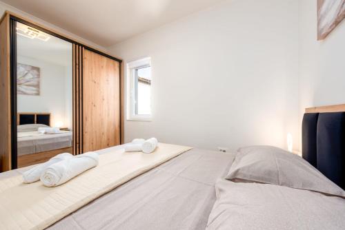 Apartment Any - 3 Bedrooms, Free Wifi, Old Town Zadar