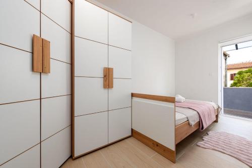 Apartment Any - 3 Bedrooms, Free Wifi, Old Town Zadar