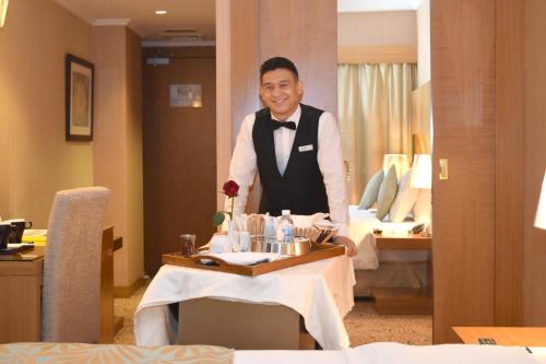 Nhân viên tại Coral Baghdad Hotel