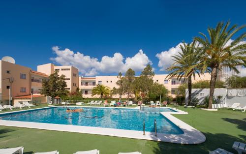 Booking.com: Apartamentos Sol Bay , Bahia de Sant Antoni ...