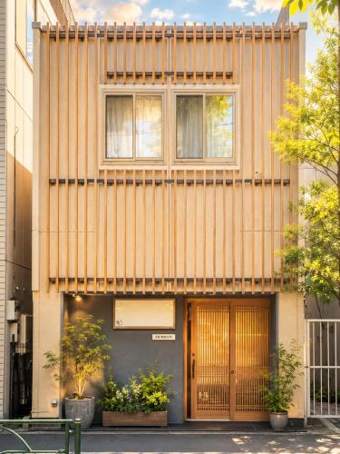 Entire home& M03 10 min to Shinjuku & 1 min walk to subway station & 3 bedrooms & max 9 people