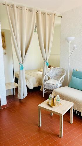 AZUR- Charmant T2 2mn de la plage Wifi Parking Terrasse