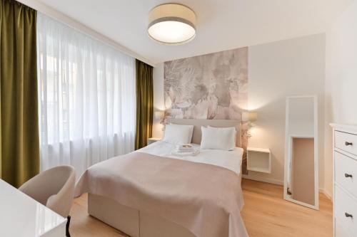 Golden Apartment