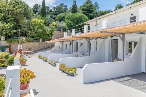 Thalassa Suites