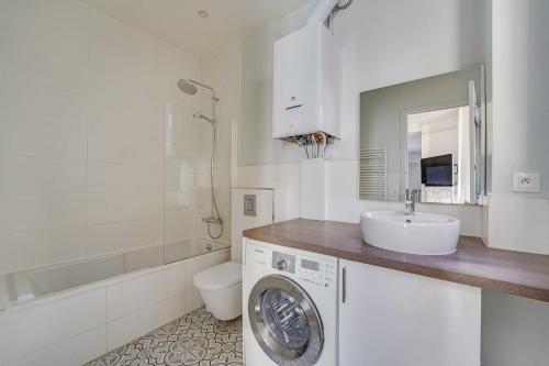 2BDR 4P apartment near Batignolles