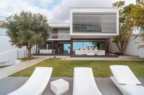 Heated Infinity Pool, Sea View, Jacuzzi, Sauna