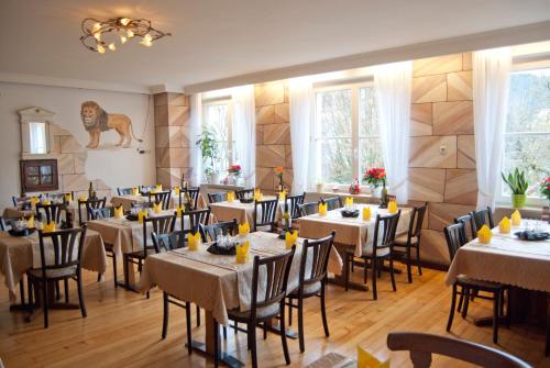 Galeriebild der Unterkunft Gasthaus zum Löwen - Restaurant Akropolis in Hausach