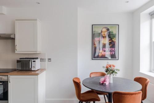 Stylish 1-bed Flat - Fitzrovia - Sleeps 4 photo 19