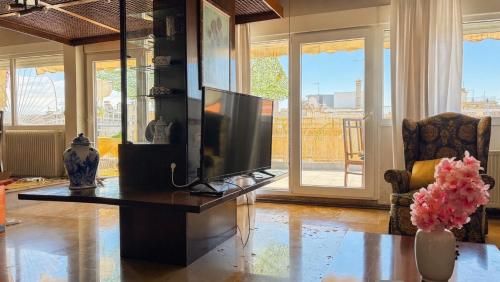 Big apartment in SKG with huge balcony