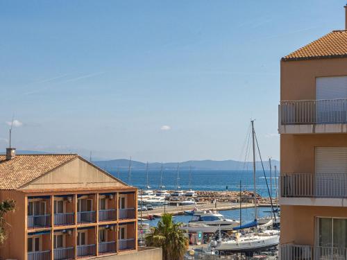 Apartment Les Regates-10 by Interhome