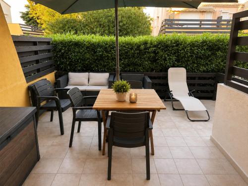 Studio climatisé avec piscine, tennis et parking gratuit