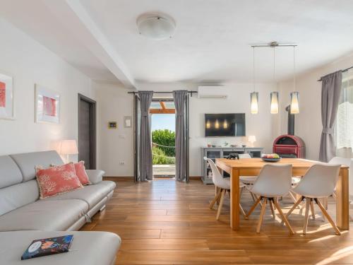 Holiday Home Villa Joy by Interhome