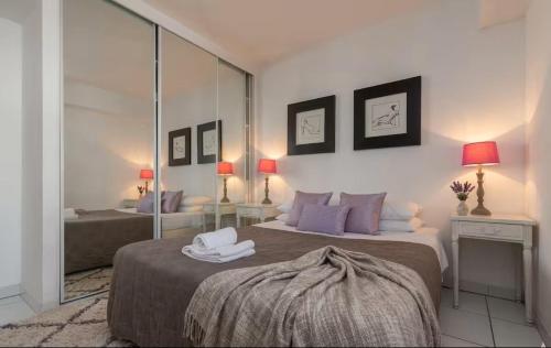 Premium Two-Bedroom Beach Front Apartment Palm Beach, Cannes