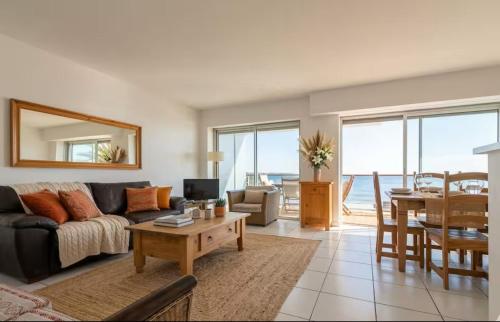 Premium Two-Bedroom Beach Front Apartment Palm Beach, Cannes