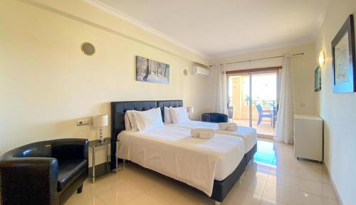 Millennium Plaza by HsRentals