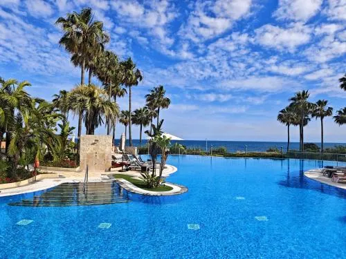 Beachfront Penthouse & SPA & Pools & Gym – EHHouse photo 1