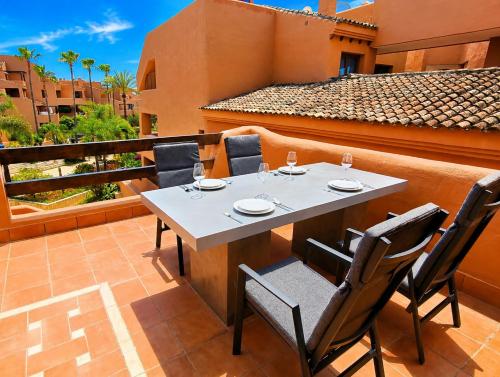 Beachfront Penthouse & SPA & Pools & Gym – EHHouse photo 8