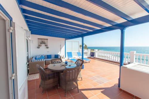 Seaview Coastal Home on front line with amazing sea views and large terrace