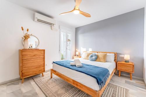 2 bed Apartment - Beachfront with Roof Terrace - Pass the Keys