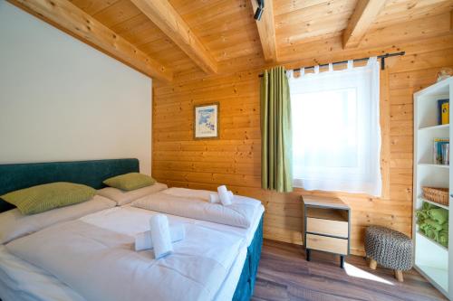 Apartment Seven A