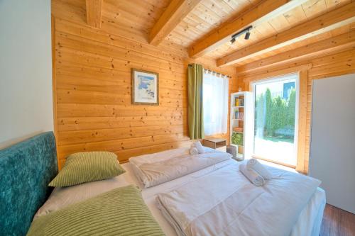 Apartment Seven A