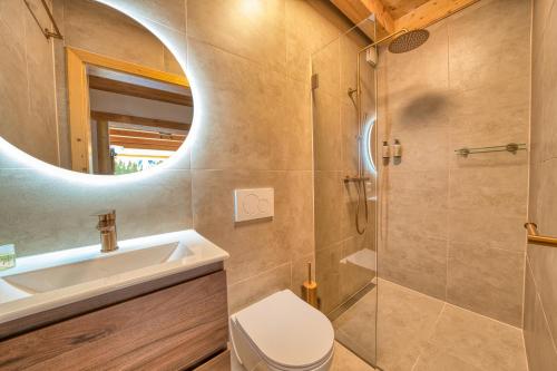 Apartment Seven A