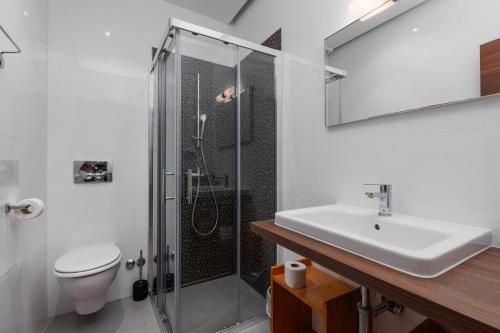 Zely Apartments with Outdoor Pool