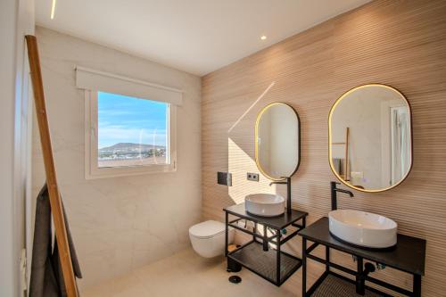 Villa Kalandraka close to Marina, Sea Views, AC, heated pool