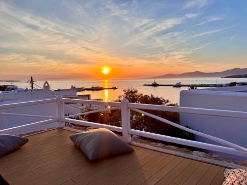 Merriam mykonos town