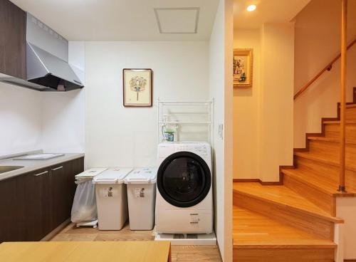 Entire home& M03 10 min to Shinjuku & 1 min walk to subway station & 3 bedrooms & max 9 people