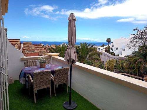 Cozy Home in Costa Adeje - Pool & Private Terrace