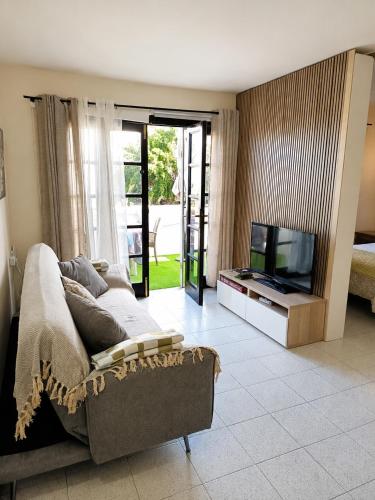Cozy Home in Costa Adeje - Pool & Private Terrace