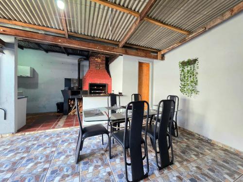 Casa em rua tranquila 4 quartos 5 min Centro