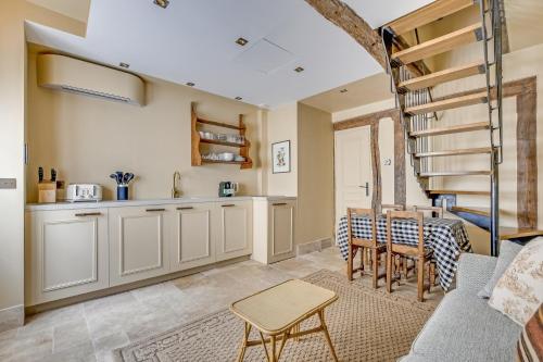 Pick A Flat's Apartments in Saint Germain - Paul-Louis Courier