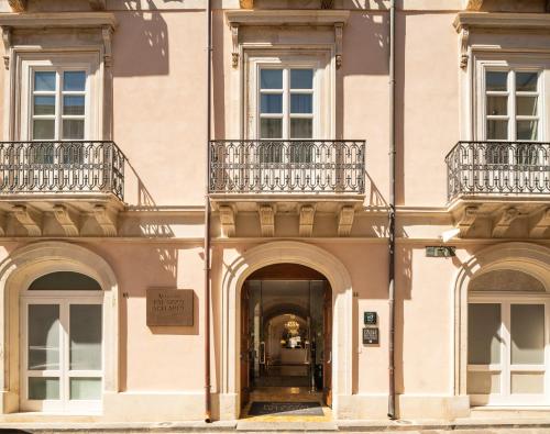 Palazzo Artemide - VRetreats, an SLH Hotel — Facade/entrance