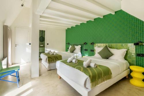 Les Halles - Luxurious & colorful 5BD for 16 guest