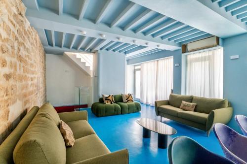 Les Halles - Luxurious & colorful 5BD for 16 guest