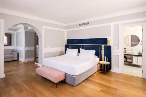 Palazzo Artemide - VRetreats, an SLH Hotel — Bedroom