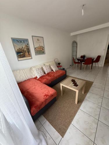 Cosy apartment in Nice with Balcony Parking