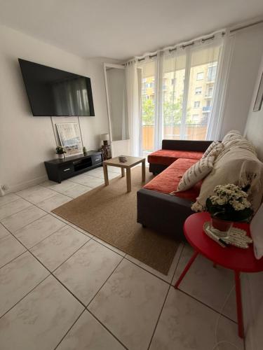 Cosy apartment in Nice with Balcony Parking