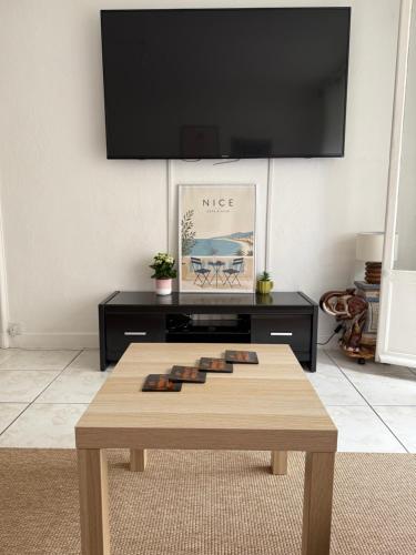 Cosy apartment in Nice with Balcony Parking